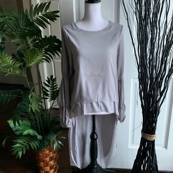 NWT Gray dip hem blouse - Picture 2 of 6